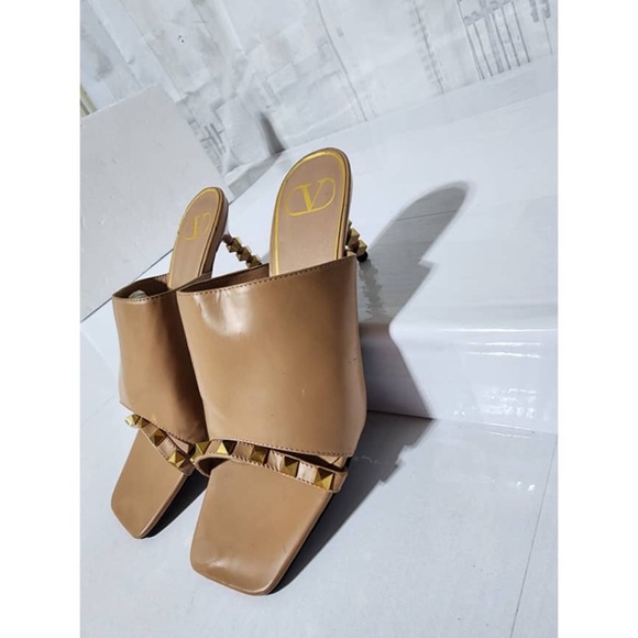 Authentic VALENTINO GARAVANI Nappa Rockstud Tower Heel Mules 38 Biege - Picture 16 of 16